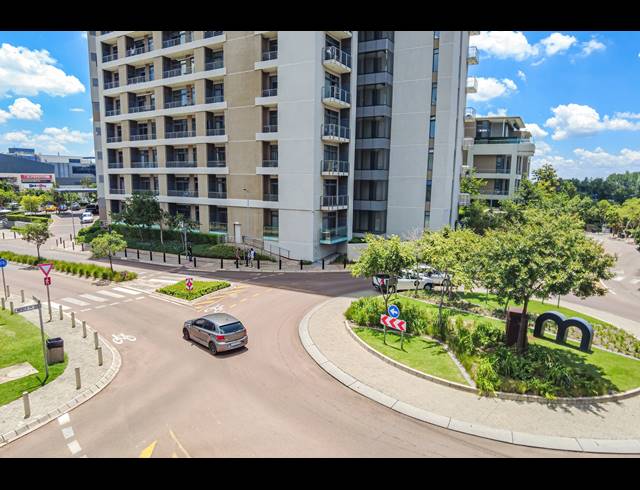 1 BEDROOM APARTMENT FOR SALE IN MENLYN